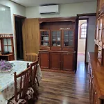 4 quartos, 4 banheiros, 150m da Rua Coberta
